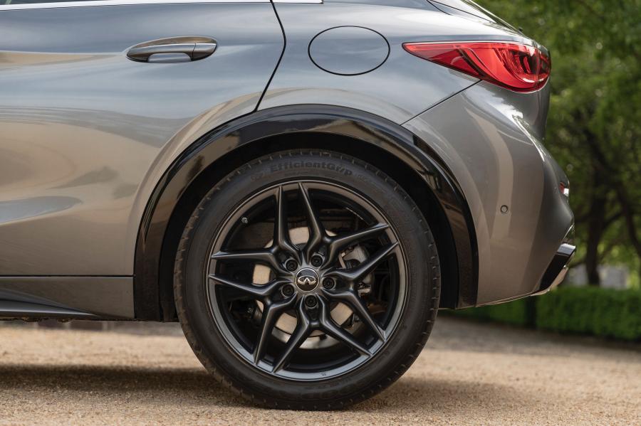 Детали экстерьера Infiniti Q30S 2.0t 2018 года  (AU) (фото 18 из 37)